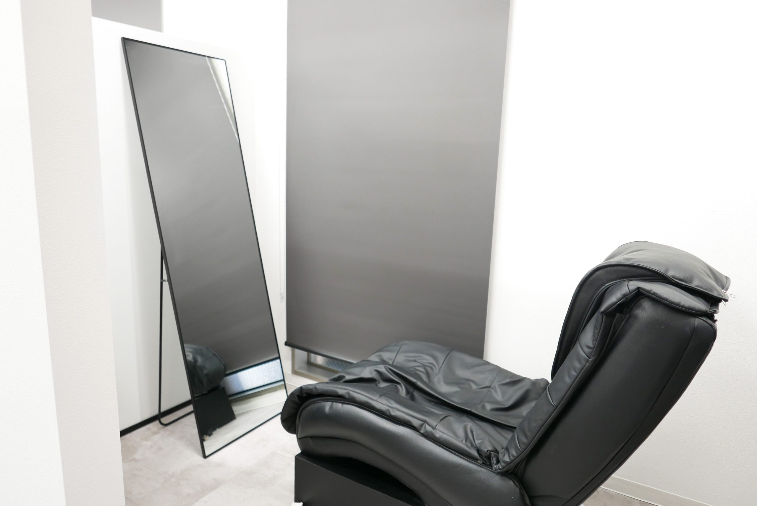 エサージュオム新宿店